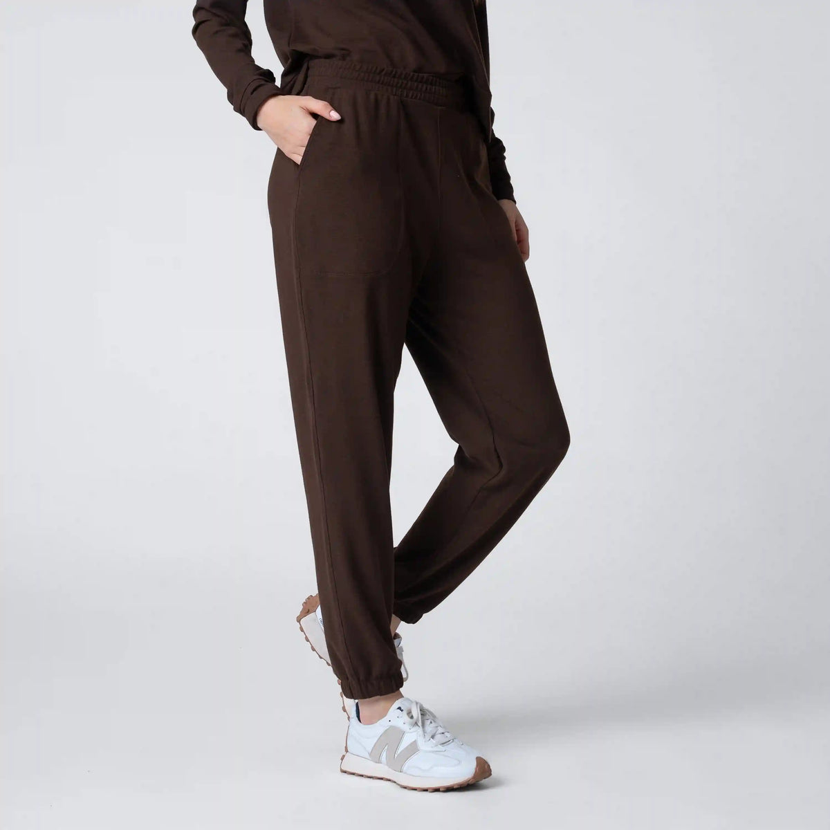 Tempo Ease Jogger | Solid - Cocoa